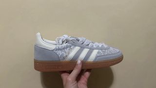 Adidas Spezial Grises con Encaje