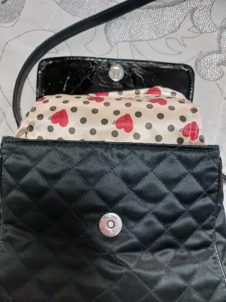 Bolso Guess Negro Lentejuelas y Acolchado