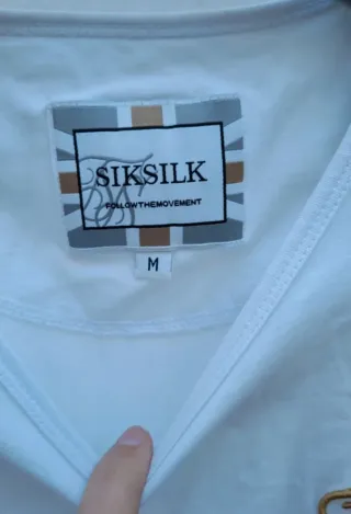 Camiseta SikSilk Blanca y Dorada