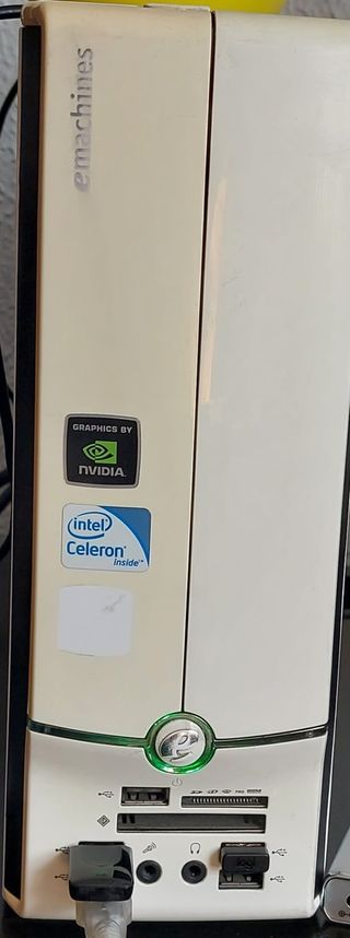 PC eMachines Celeron Beige NVIDIA