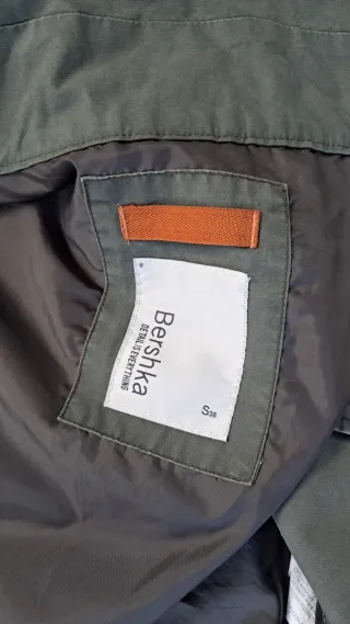 Cazadora Verde Militar Bershka