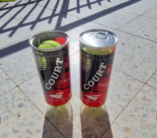 Raqueta y pelotas de tenis