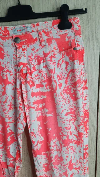 Pantalón tobillero FB Sister estampado