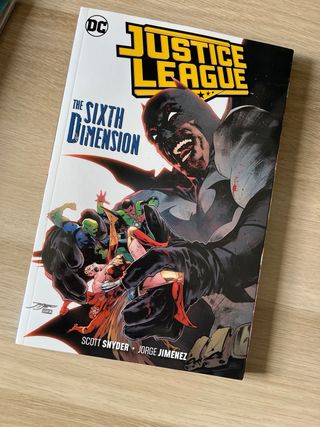Justice League Vol 1 y 4 + No Justice