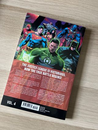 Justice League Vol 1 y 4 + No Justice