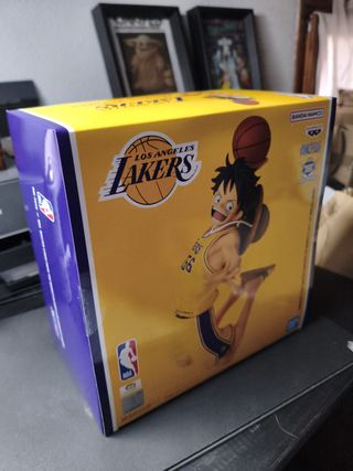 Figura Luffy NBA Lakers Bandai