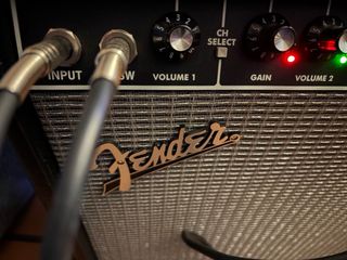 Amplificador Fender Champion 40 + Pedal control