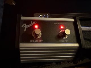 Amplificador Fender Champion 40 + Pedal control