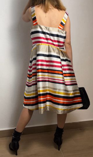 Vestido de fiesta con rayas