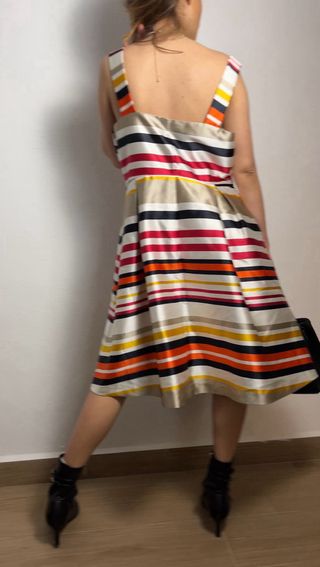 Vestido de fiesta con rayas