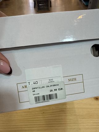 Zapatillas deportivas marrones y rosas