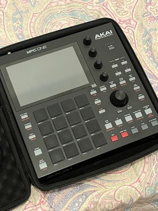 Akai MPC One Groovebox y Sampler