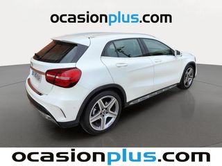 Mercedes-Benz GLA 180 90 kW (122 CV)