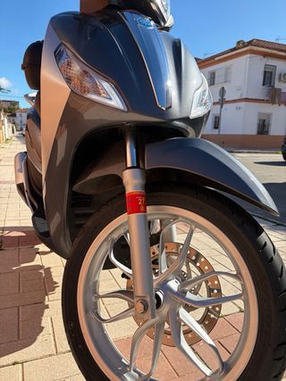 Moto Piaggio Medley 125 ABS Scooter