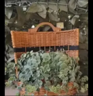 Cesta vimini multiuso con manico in legno