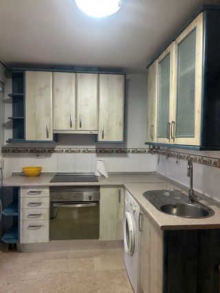 Cocina modular azul y beige(SIN ELECTRODOMESTICOS)