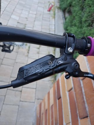 Bicicleta Giant Glory Descenso doble suspensión
