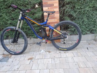 Bicicleta Giant Glory Descenso doble suspensión