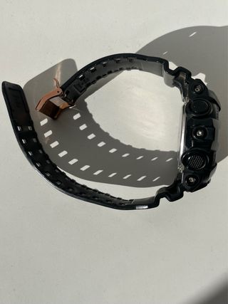 NEGOCIABLE Reloj Casio G-Shock Negro y Dorado