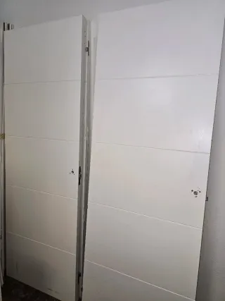 Marcos y puertas macizas interior blancas 4 líneas