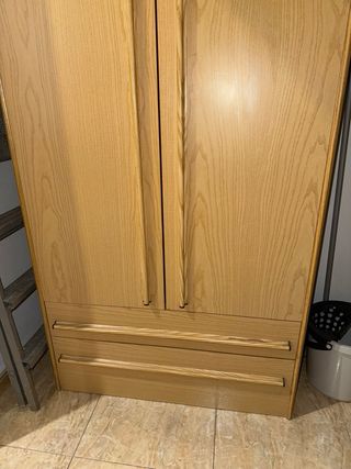 Armario de madera