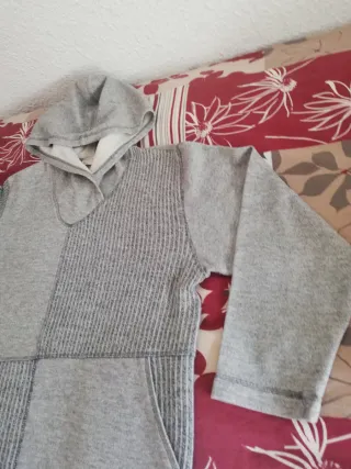 Jersey deportivo talla 40 gris claro