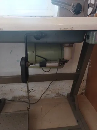 Máquina de coser industrial Refrey