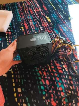 Fuente Alimentación Cooler Master 700W