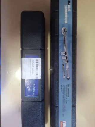 Dos llaves dinamométricas nuevas.