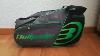 Paletero Bullpadel Negro y Verde