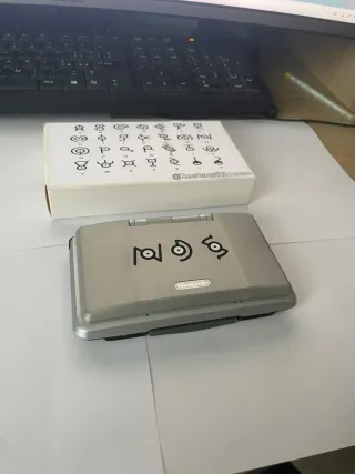 Nintendo DS Unown Argento