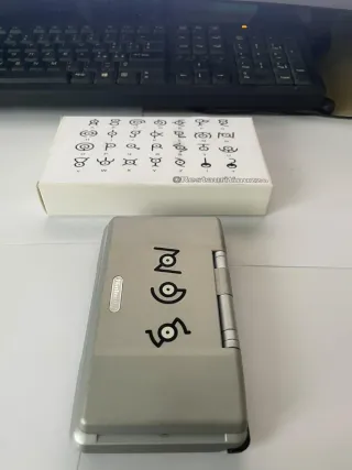 Nintendo DS Unown Argento