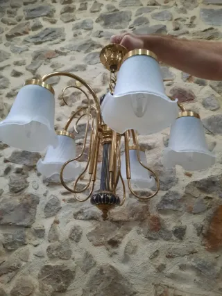 Lámpara de techo vintage dorada y blanca