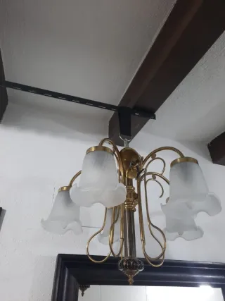 Lámpara de techo vintage dorada y blanca