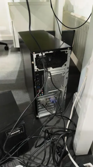 Chasis PC Torre Negra