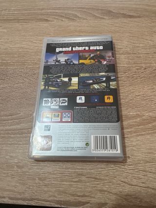 Juegos PSP: GTA Liberty City & FIFA 13