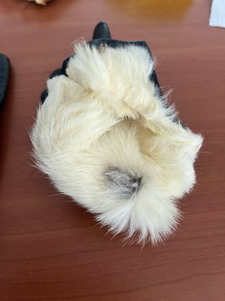 Guantes de piel negros