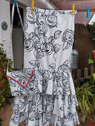 Falda flamenca lunares rojo y negro