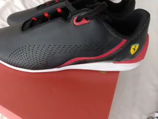 Zapatillas Puma Negras y Rojas.Ferray