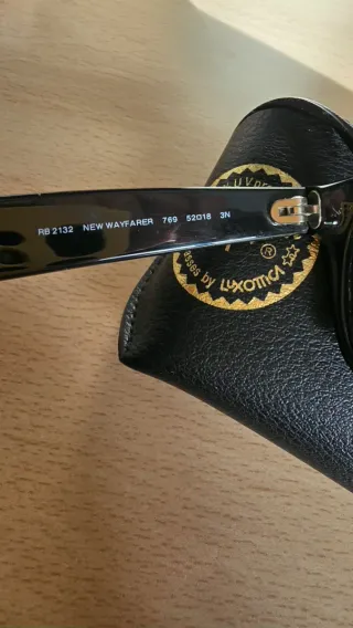 Gafas de Sol Ray-Ban RB2132 Negro/Rojo