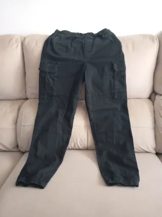 Pantalón cargo negro