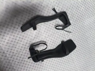 Sandalias tacón negras Primark