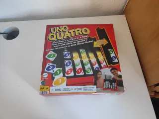 Juego de mesa UNO Quatro