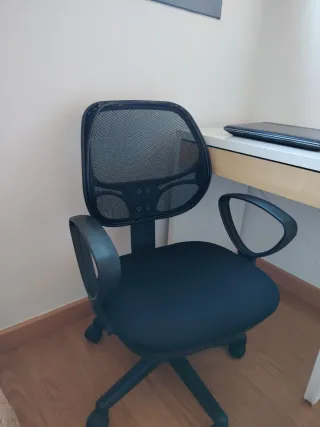 Escritorio Ikea Micke 73x50 + Silla + Lámpara