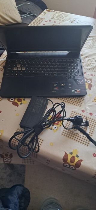 Portátil Asus TUF Gaming FX505DT.
