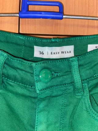 Pantalón verde Corte Inglés