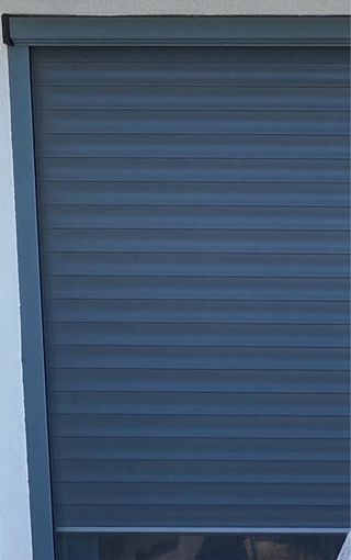 Persiana con motor WiFi