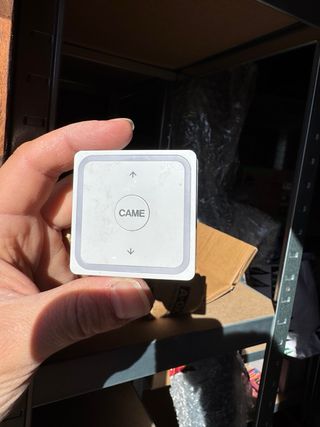 Persiana con motor WiFi