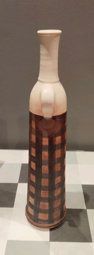 Estilizado jarrón de diseño de cerámica