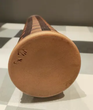 Estilizado jarrón de diseño de cerámica